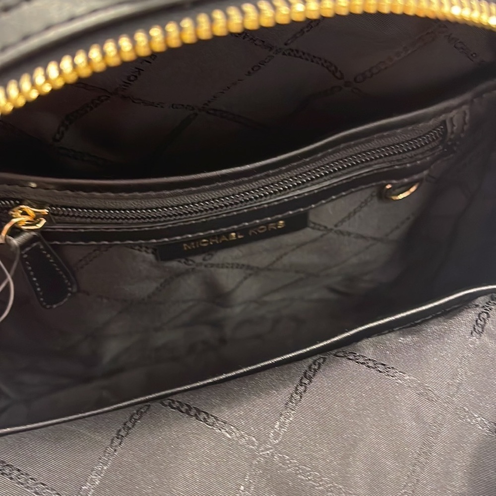 Michael Kors Womens Valerie Medium Logo Backpack 30F2G9VB2B 
Black
NWT - Picture 10 of 16